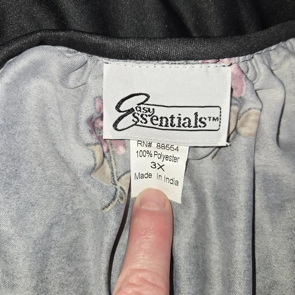 Easy Essentials- Black and Pink- Floral- Maxi- 3/4 Zip- Lounge Dress- 3X - Picture 8 of 9